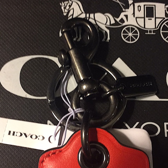 💥HOST PICK💥(UNISEX) COACH - BOTTLE OPENER KEY FOB (NWT) - Picture 9 of 11
